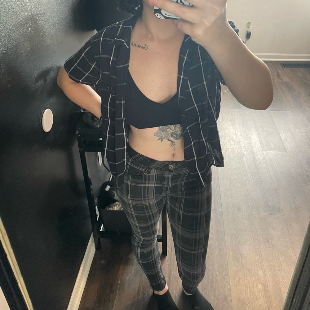 Women’s button up t-shirt